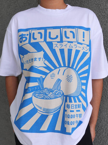 RAMEN GOBBLER ラーメンのフロントプリントTシャツ