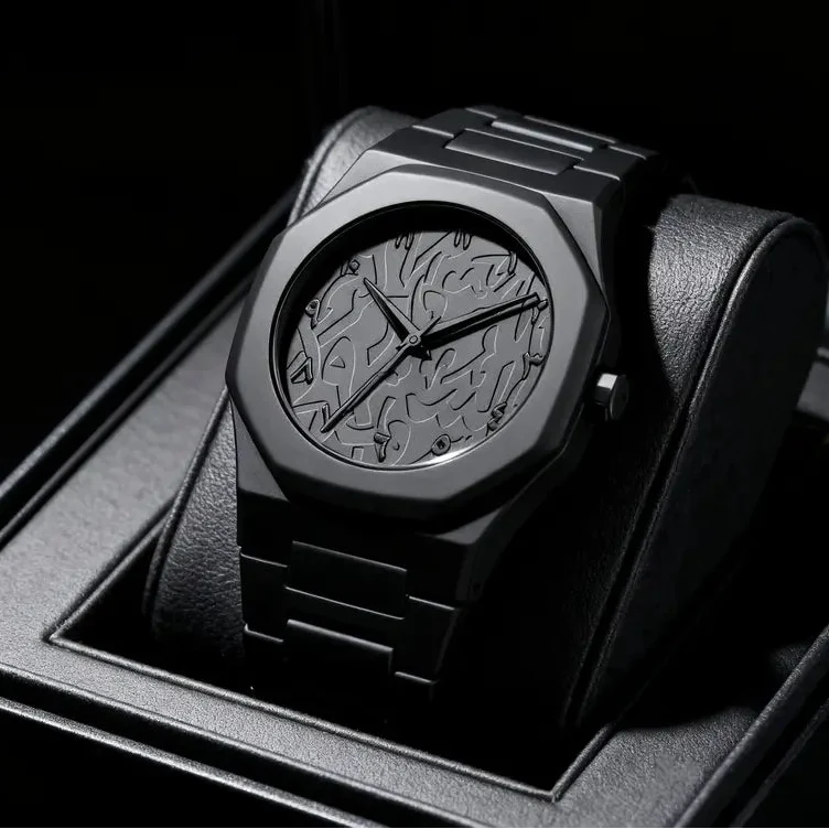 NOIR マットブラックのミニマルウォッチ