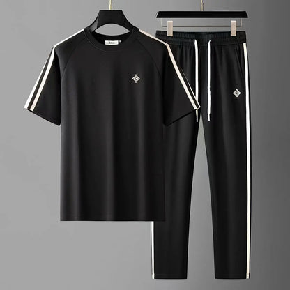 ASTORIA ライン入りTシャツ＆ジョガーのセットアップ