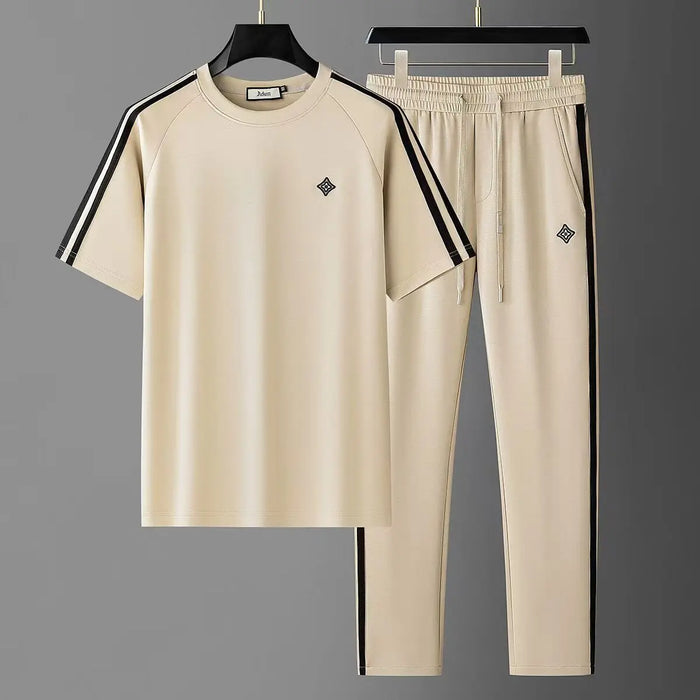 ASTORIA ライン入りTシャツ＆ジョガーのセットアップ
