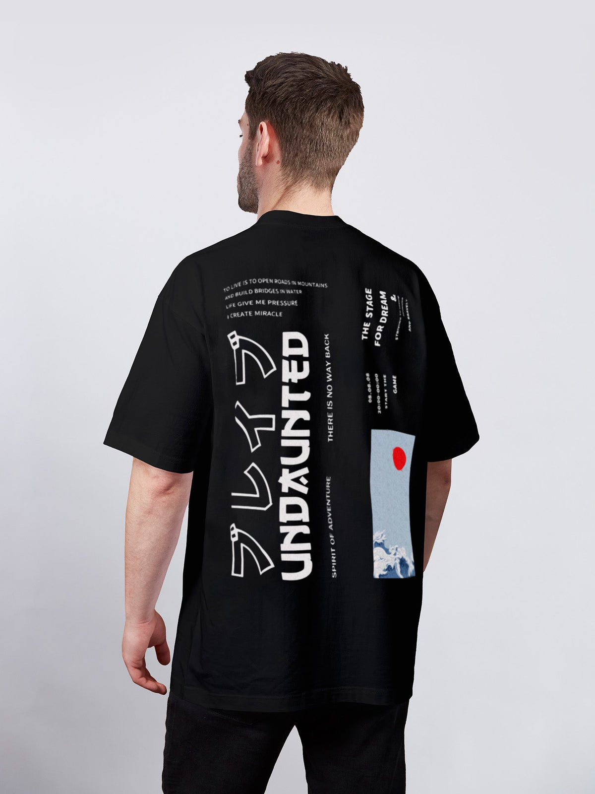 UNDAUNTED 和文字のバックプリントTシャツ