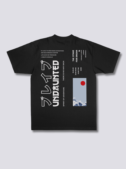 UNDAUNTED 和文字のバックプリントTシャツ