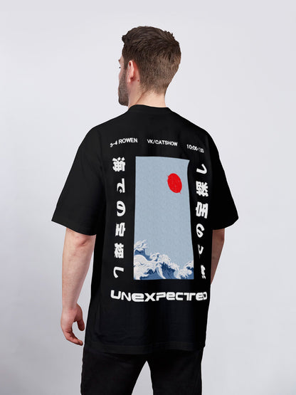 UNEXPECTED 和モダンのバックプリントTシャツ