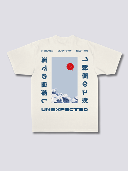 UNEXPECTED 和モダンのバックプリントTシャツ