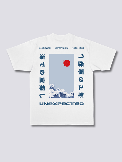 UNEXPECTED 和モダンのバックプリントTシャツ